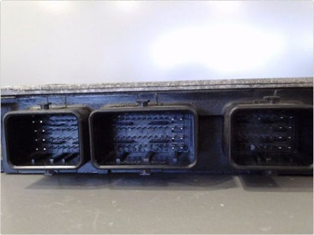 CALCULATEUR MOTEUR RENAULT CLIO