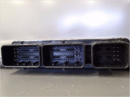 CALCULATEUR MOTEUR RENAULT CLIO