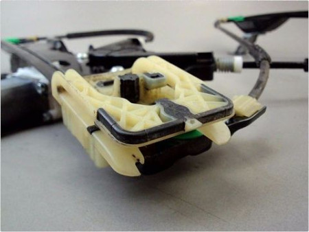 MECANISME LEVE-GLACE AVANT DROIT FORD FOCUS
