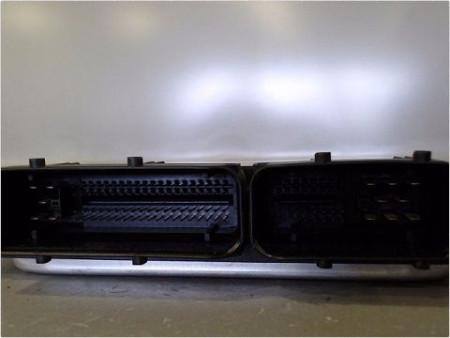 CALCULATEUR MOTEUR VOLKSWAGEN POLO
