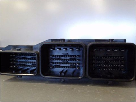 CALCULATEUR MOTEUR FORD FIESTA