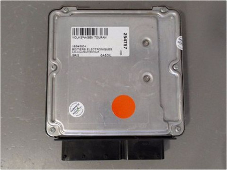 CALCULATEUR MOTEUR VOLKSWAGEN TOURAN