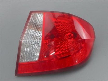 FEU ARRIERE DROIT HYUNDAI GETZ