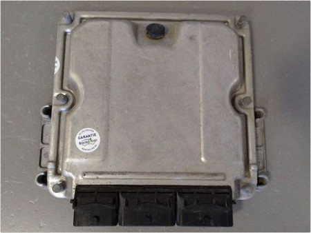 CALCULATEUR MOTEUR RENAULT MASTER