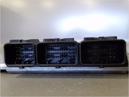 CALCULATEUR MOTEUR RENAULT MASTER
