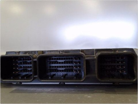 CALCULATEUR MOTEUR RENAULT TRAFIC
