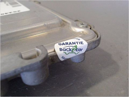 CALCULATEUR MOTEUR RENAULT TRAFIC