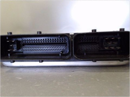 CALCULATEUR MOTEUR VOLKSWAGEN POLO