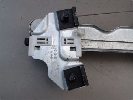 MECANISME LEVE-GLACE AVANT DROIT DACIA SANDERO