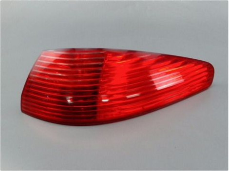 FEU ARRIERE DROIT PEUGEOT 607