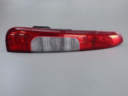 FEU ARRIERE GAUCHE  FORD FOCUS