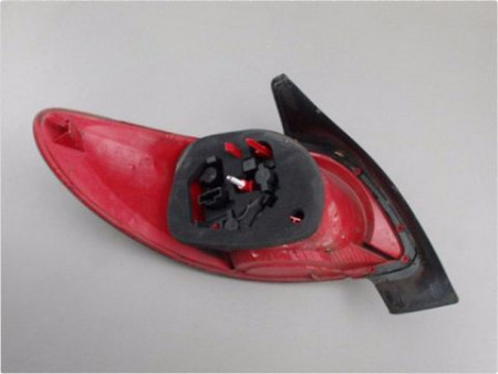FEU ARRIERE DROIT PEUGEOT 206