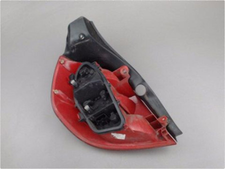 FEU ARRIERE DROIT RENAULT CLIO
