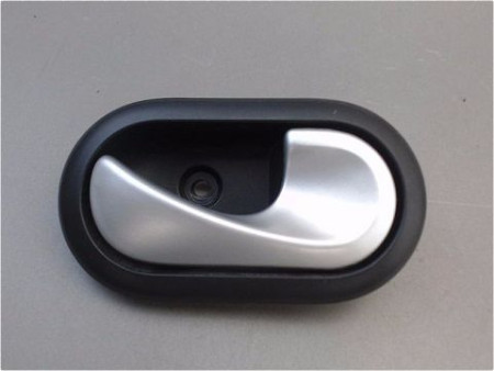 POIGNEE INTERIEURE PORTE AVANT DROIT DACIA DUSTER 10-13