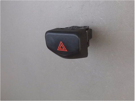 BOUTON DE WARNING NISSAN NOTE