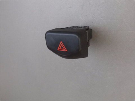 BOUTON DE WARNING NISSAN NOTE