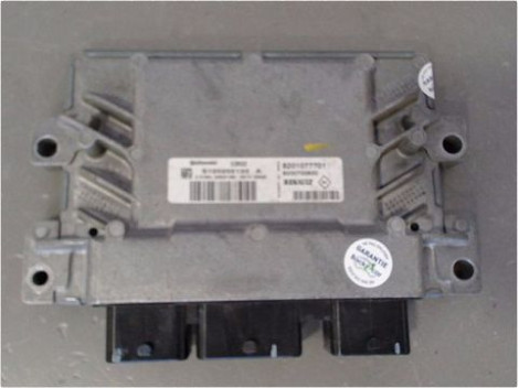 CALCULATEUR MOTEUR RENAULT CLIO