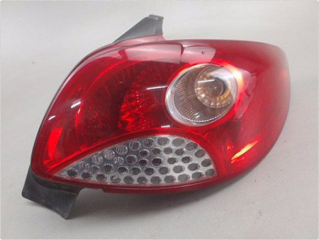 FEU ARRIERE DROIT PEUGEOT 206