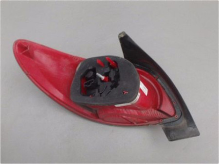 FEU ARRIERE DROIT PEUGEOT 206