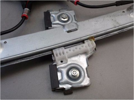 MECANISME LEVE-GLACE AVANT GAUCHE FORD FIESTA