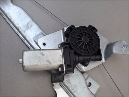 MECANISME LEVE-GLACE AVANT GAUCHE DACIA DUSTER