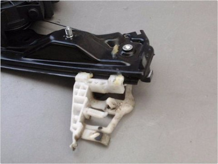 MECANISME LEVE-GLACE AVANT DROIT FORD KA