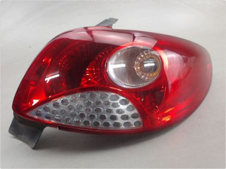 FEU ARRIERE DROIT PEUGEOT 206