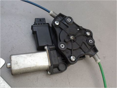 MECANISME LEVE-GLACE AVANT DROIT OPEL CORSA