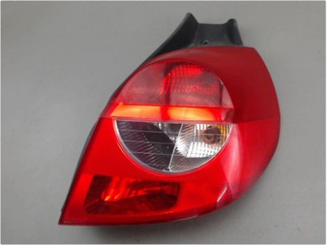 FEU ARRIERE DROIT RENAULT CLIO