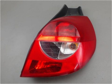 FEU ARRIERE DROIT RENAULT CLIO