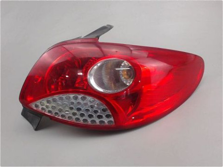 FEU ARRIERE DROIT PEUGEOT 206