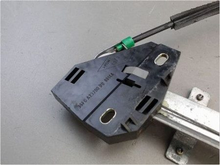 MECANISME LEVE-GLACE AVANT DROIT FORD FIESTA
