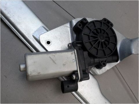 MECANISME LEVE-GLACE AVANT GAUCHE DACIA DUSTER