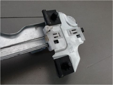 MECANISME LEVE-GLACE AVANT GAUCHE DACIA DUSTER
