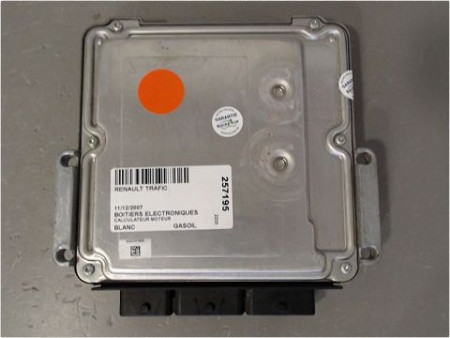 CALCULATEUR MOTEUR RENAULT TRAFIC