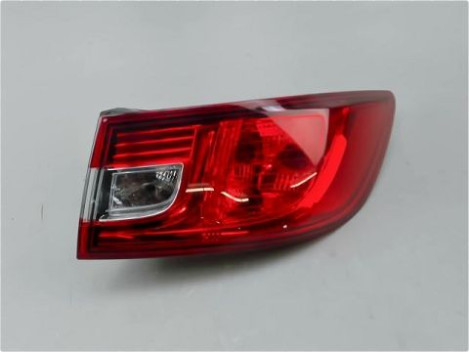 FEU ARRIERE DROIT RENAULT CLIO
