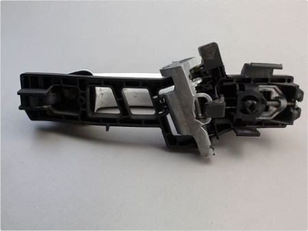 POIGNEE EXTERIEURE PORTE AVANT DROIT FORD FIESTA