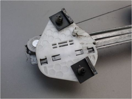 MECANISME LEVE-GLACE AVANT DROIT DACIA LOGAN