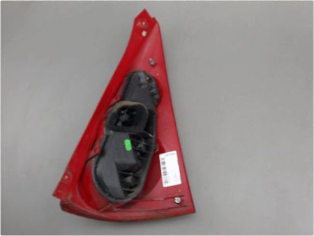 FEU ARRIERE GAUCHE  PEUGEOT 107