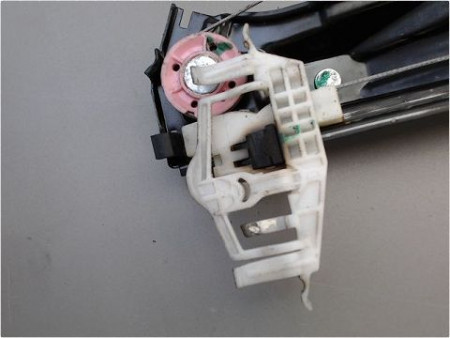 MECANISME LEVE-GLACE AVANT DROIT FORD KA