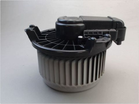 MOTEUR VENTILATEUR CHAUFFAGE TOYOTA YARIS