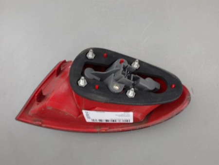 FEU ARRIERE GAUCHE  ALFA ROMEO 147