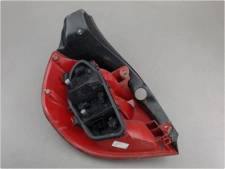 FEU ARRIERE DROIT RENAULT CLIO