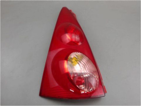 FEU ARRIERE GAUCHE  PEUGEOT 107