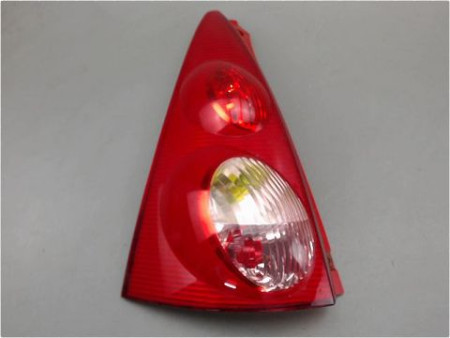 FEU ARRIERE GAUCHE  PEUGEOT 107