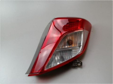 FEU ARRIERE DROIT TOYOTA YARIS