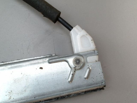 MECANISME LEVE-GLACE AVANT DROIT NISSAN KING-CAB