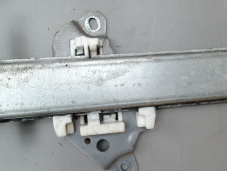 MECANISME LEVE-GLACE AVANT DROIT NISSAN KING-CAB