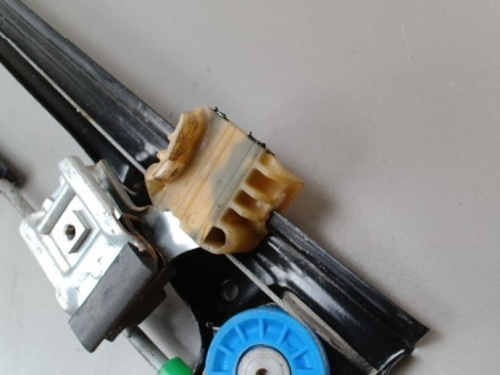 MECANISME LEVE-GLACE AVANT DROIT VOLKSWAGEN POLO
