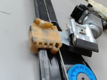 MECANISME LEVE-GLACE AVANT DROIT VOLKSWAGEN POLO